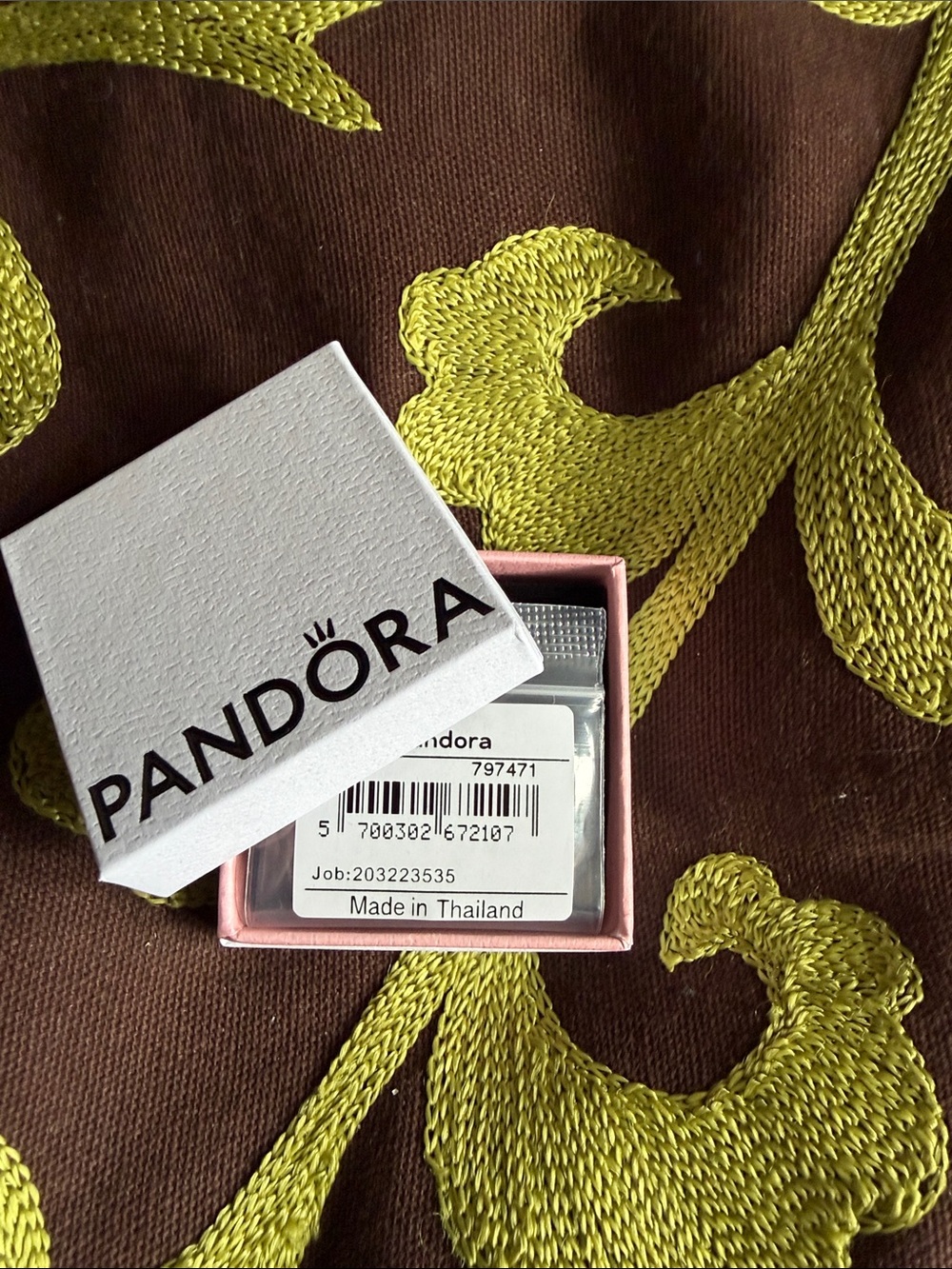 New Pandora charm. Letter Q in a Pink and White Jewelry Box